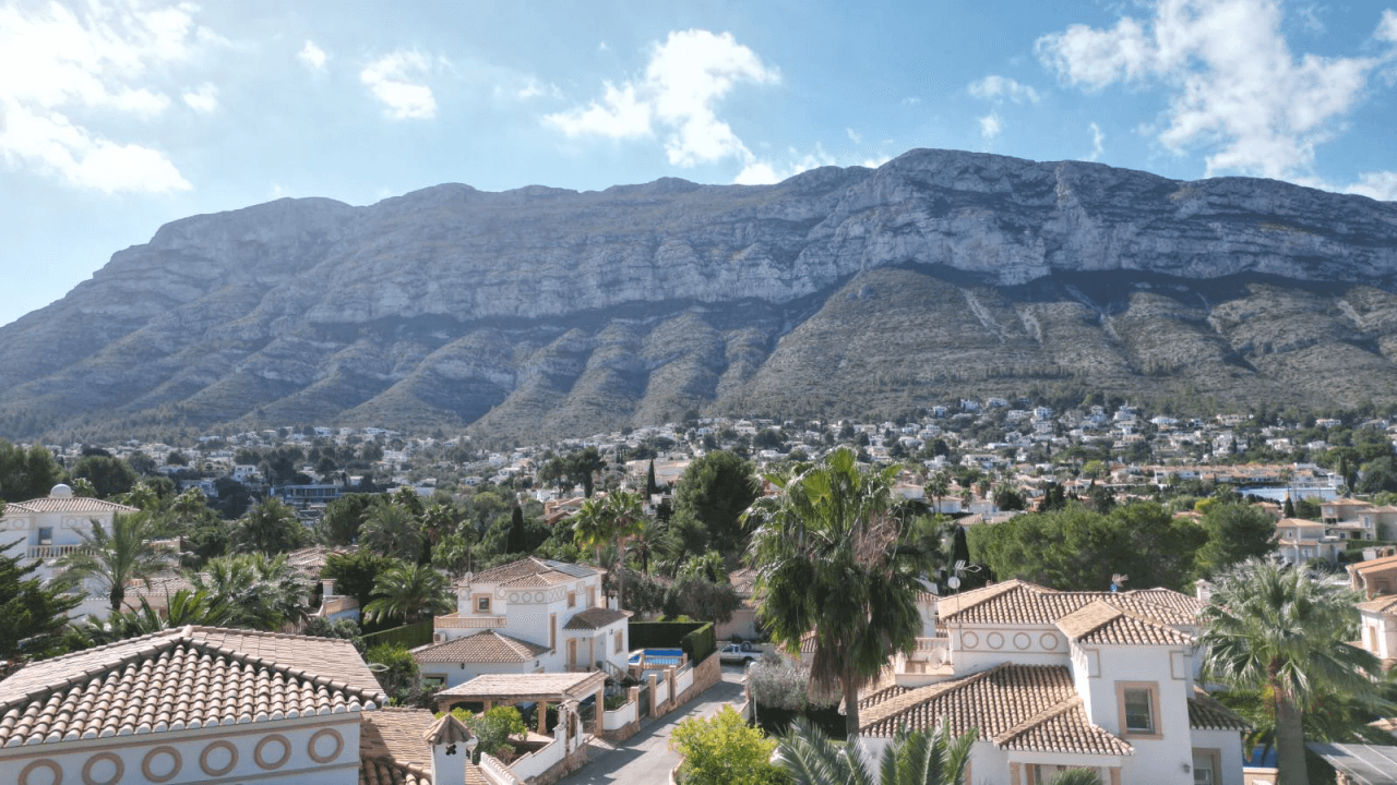 Rental. Chalet/Villa in Denia