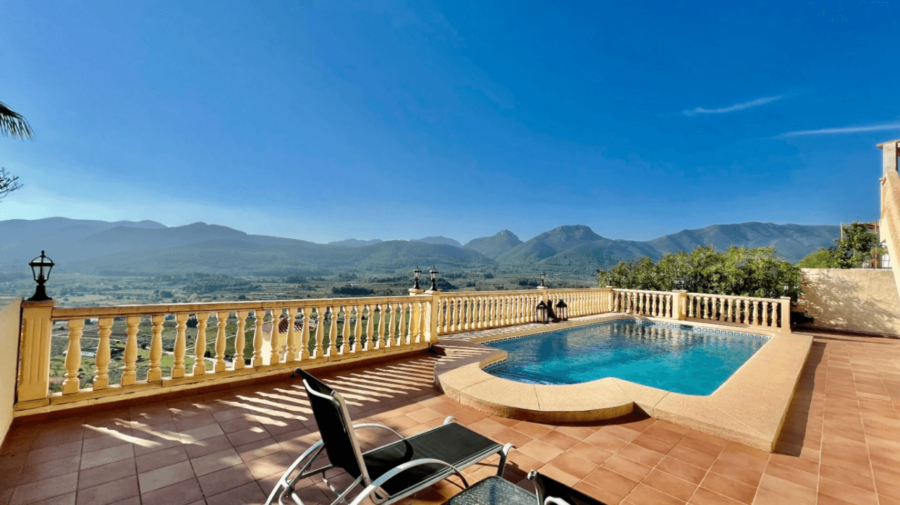 Villa à vendre à Jalon : vue spectaculaire sur la vallée, exposition sud