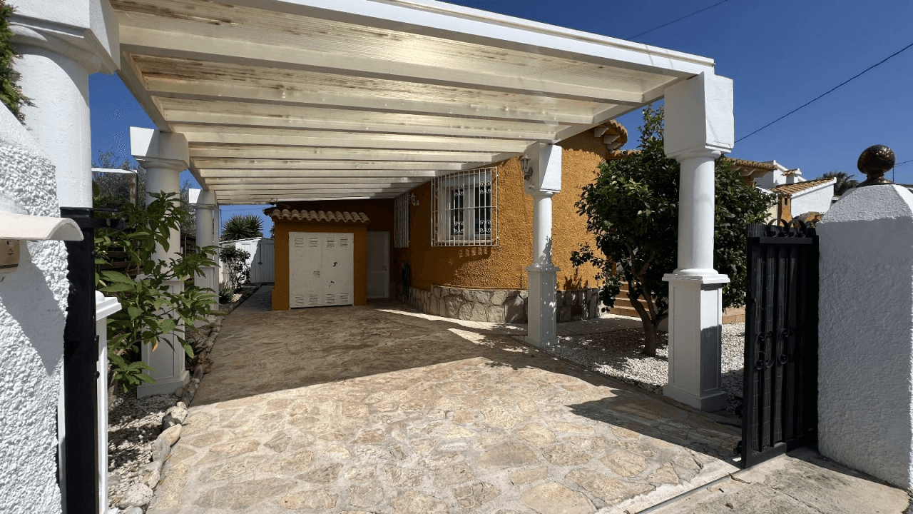 Villa just a few minutes from the sea in Els Poblets