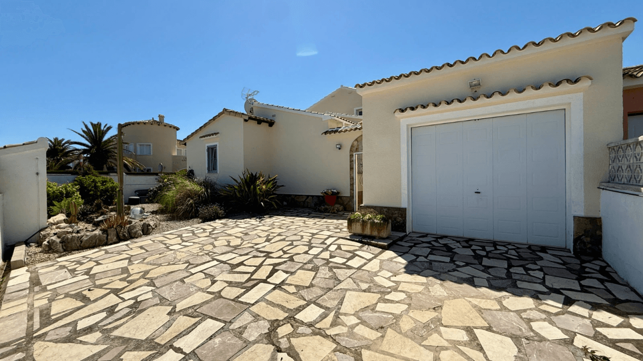 T-0126, beautiful private Villa with 3 bedrooms