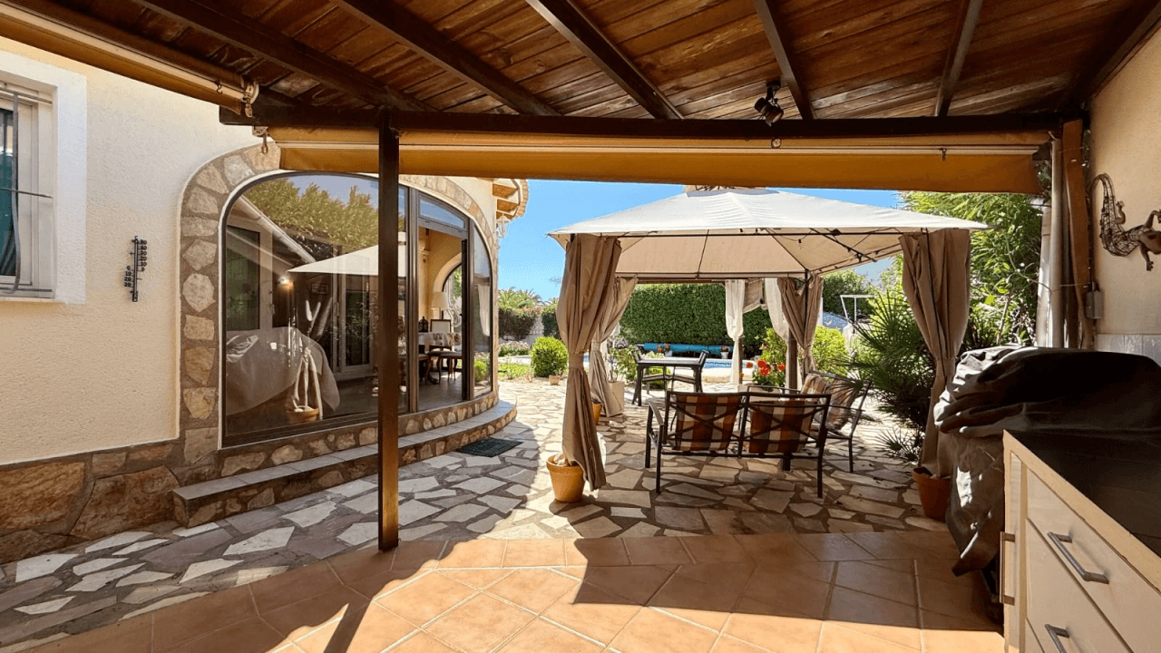 T-0126, beautiful private Villa with 3 bedrooms
