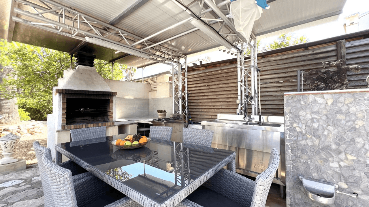 Charming Villa "Frida" in Els Poblets