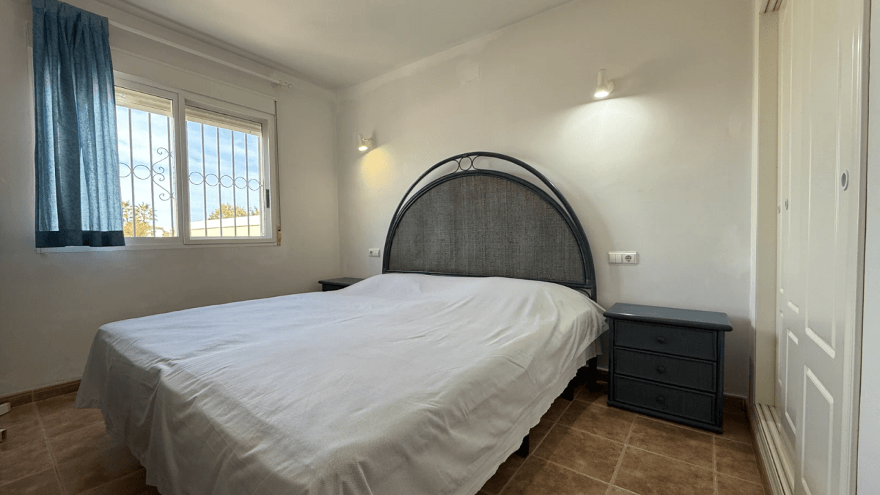 Sonnige 3 Schlafzimmer Villa in Els Poblets mit Pool