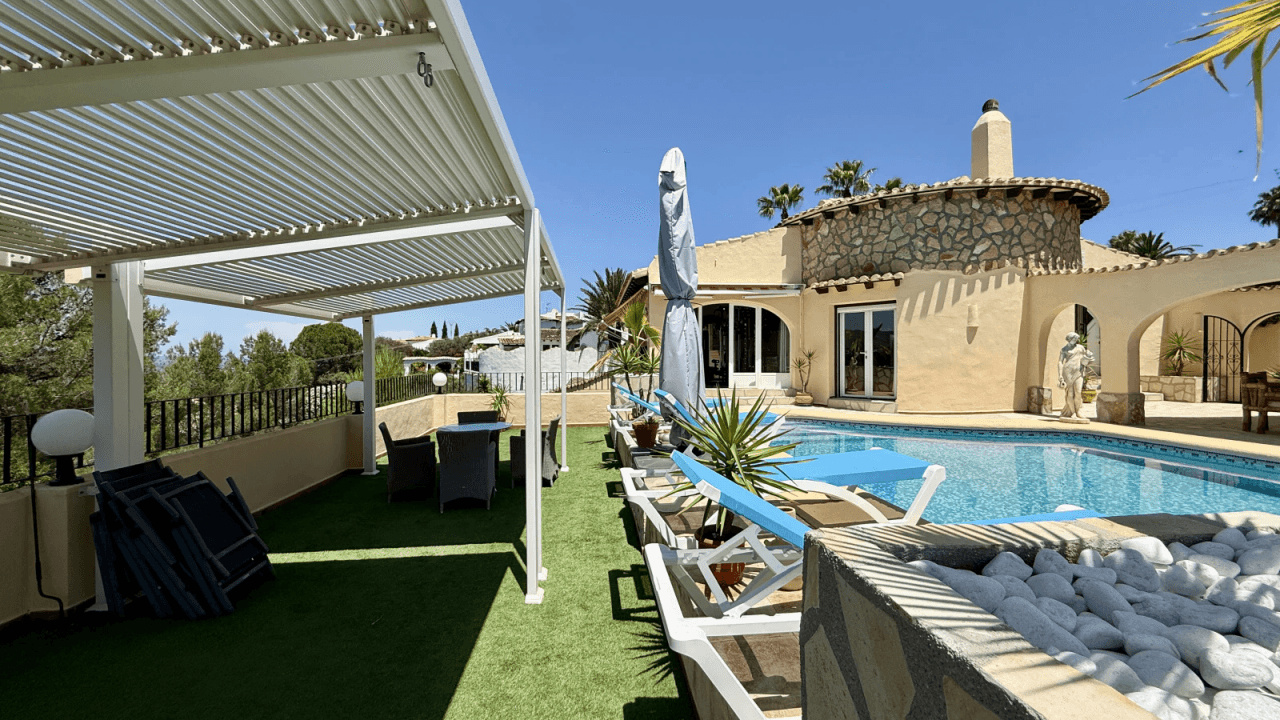 Exklusive Villa mit Pool und hochwertiger Ausstattung in Monte Pego