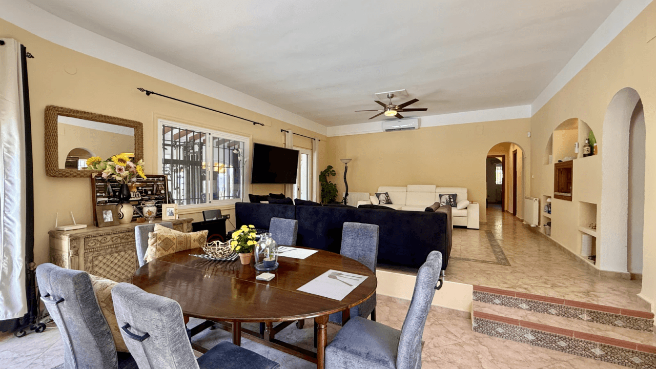 Exklusive Villa mit Pool und hochwertiger Ausstattung in Monte Pego