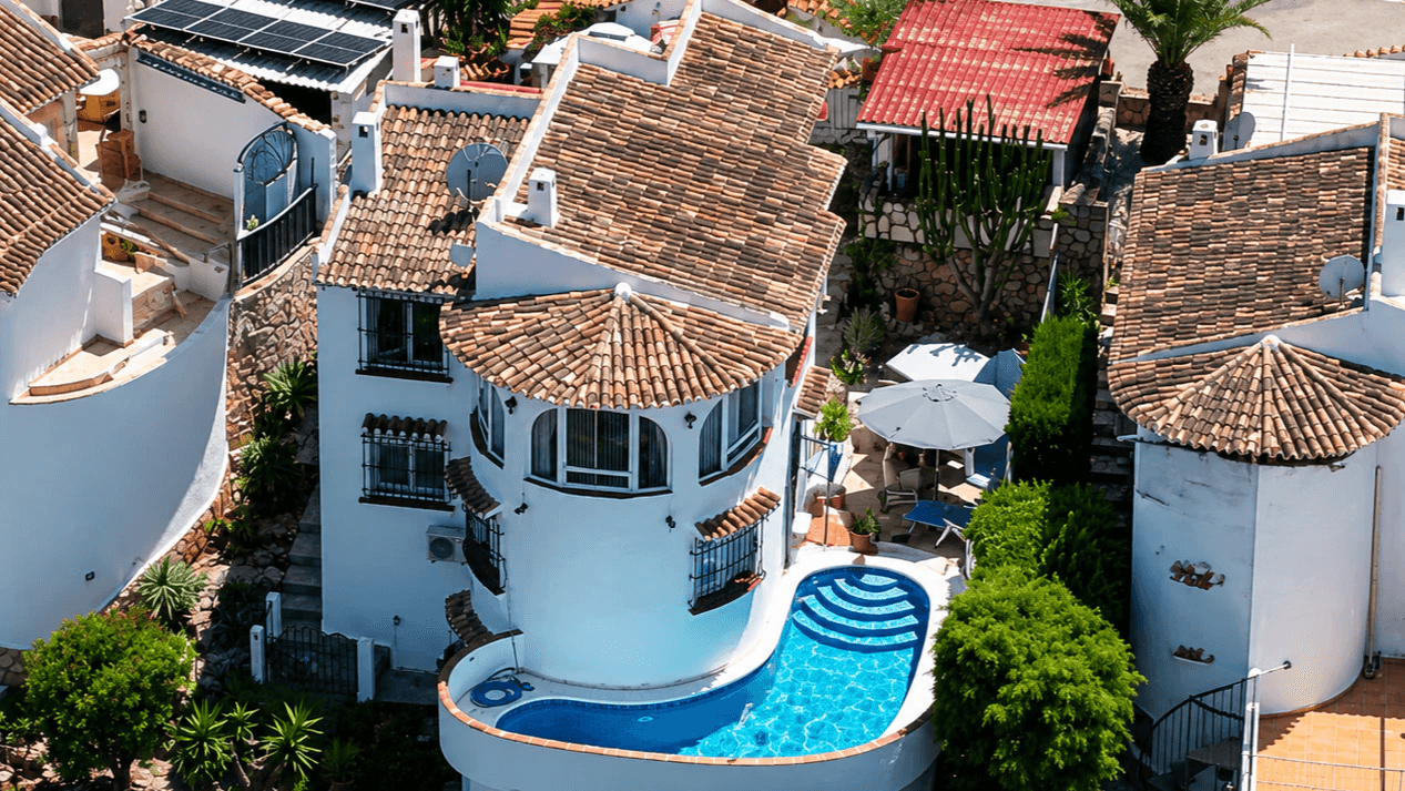 Villa de 3 dormitorios con vistas panorámicas y piscina