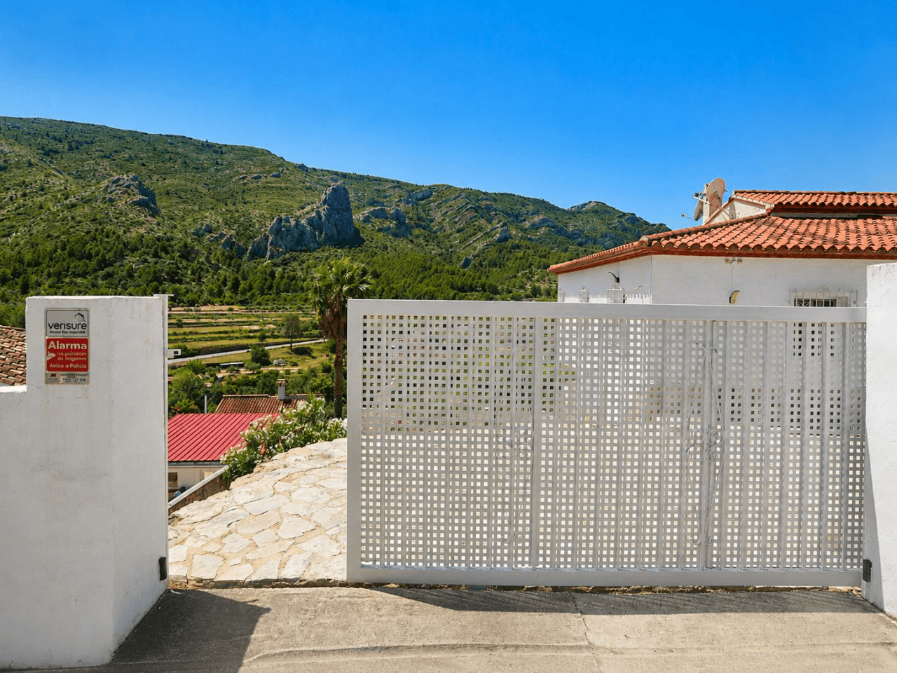 Außergewöhnliche Villa mit atemberaubendem Blick auf die Berge.