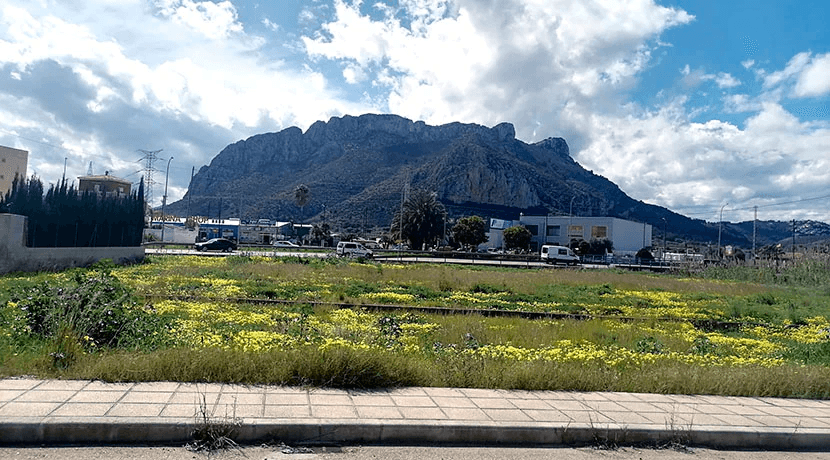 Parcela urbana para uso residencial à la vente à El Vergel