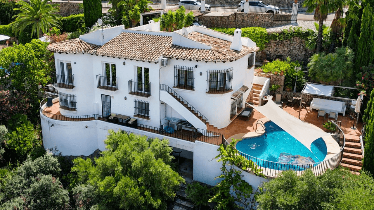 Mediterranes Anwesen am Monte Pego mit Gäste-Casita, zwei privaten Pools und vielseitigem Potenzial