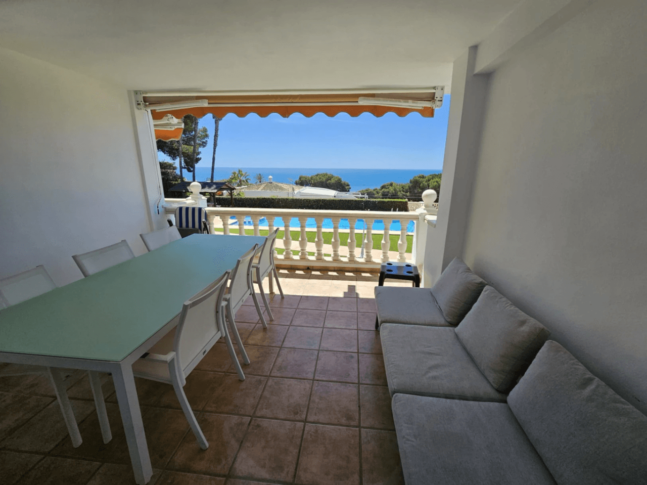 Duplex te koop in Moraira met zeezicht