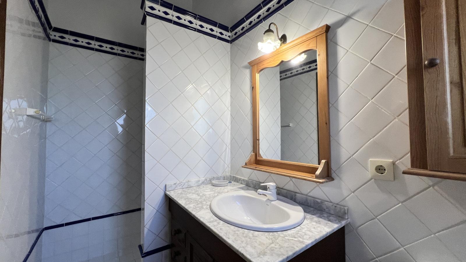 Exclusiva Villa de Estilo Finca con Impresionantes Vistas Panorámicas, Piscina y un Paraíso de Jardines en Monte Pego