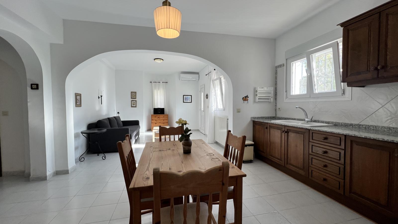 Exclusiva Villa de Estilo Finca con Impresionantes Vistas Panorámicas, Piscina y un Paraíso de Jardines en Monte Pego