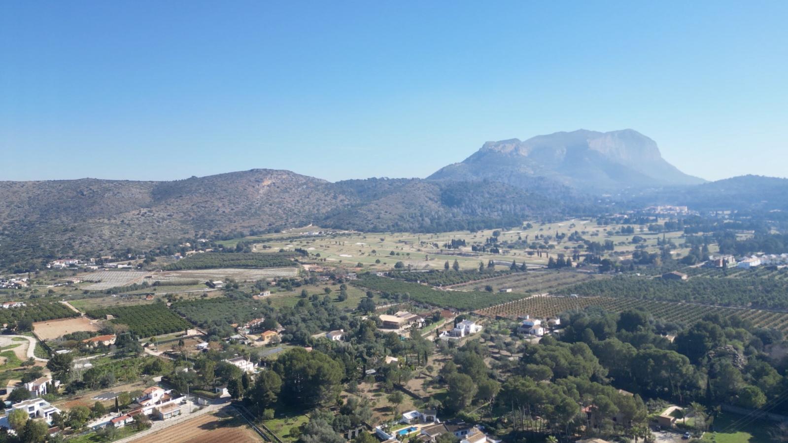 Casa estilo finca en Pedreguer – Urbanización La Sella