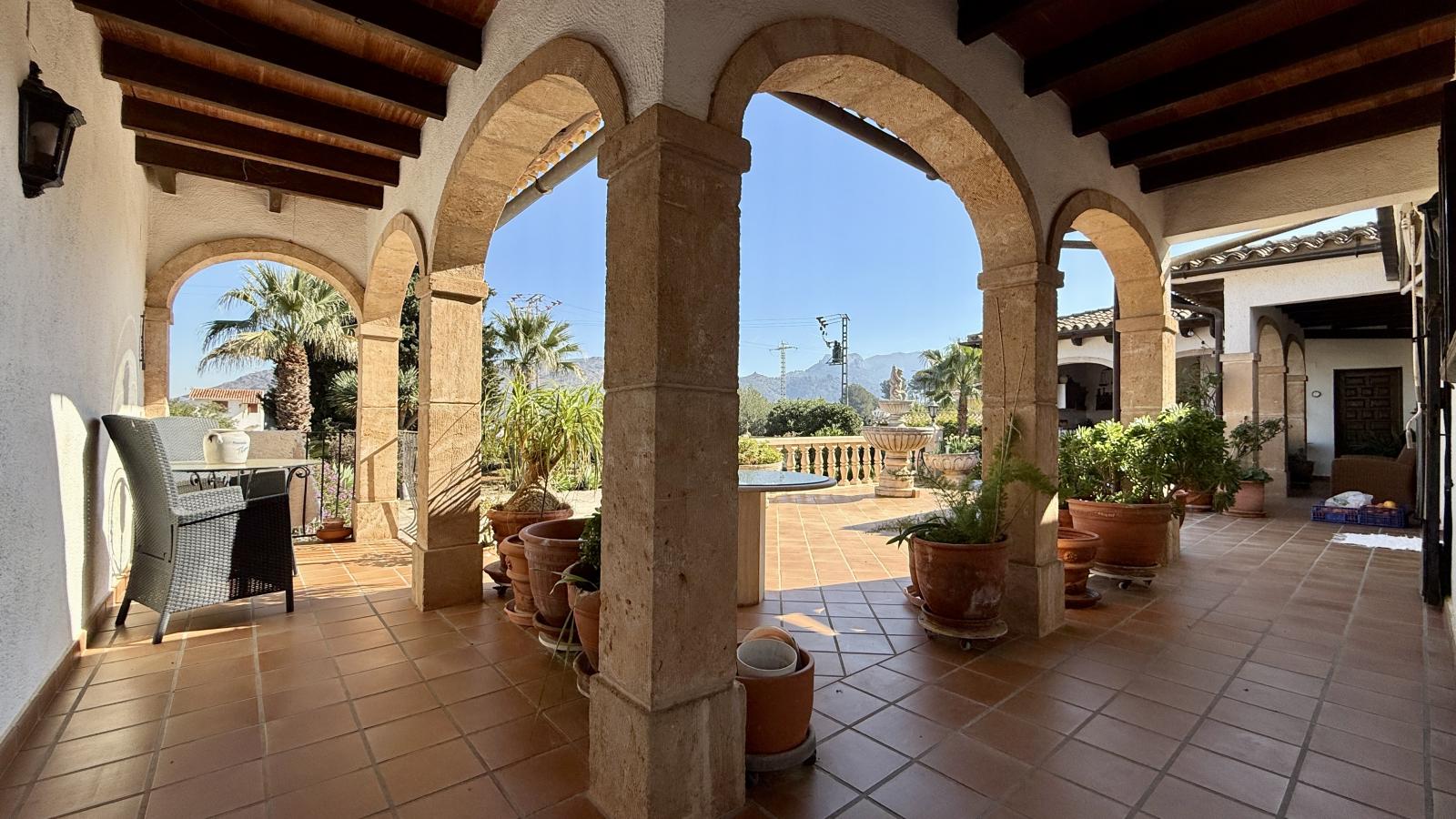 Casa estilo finca en Pedreguer – Urbanización La Sella