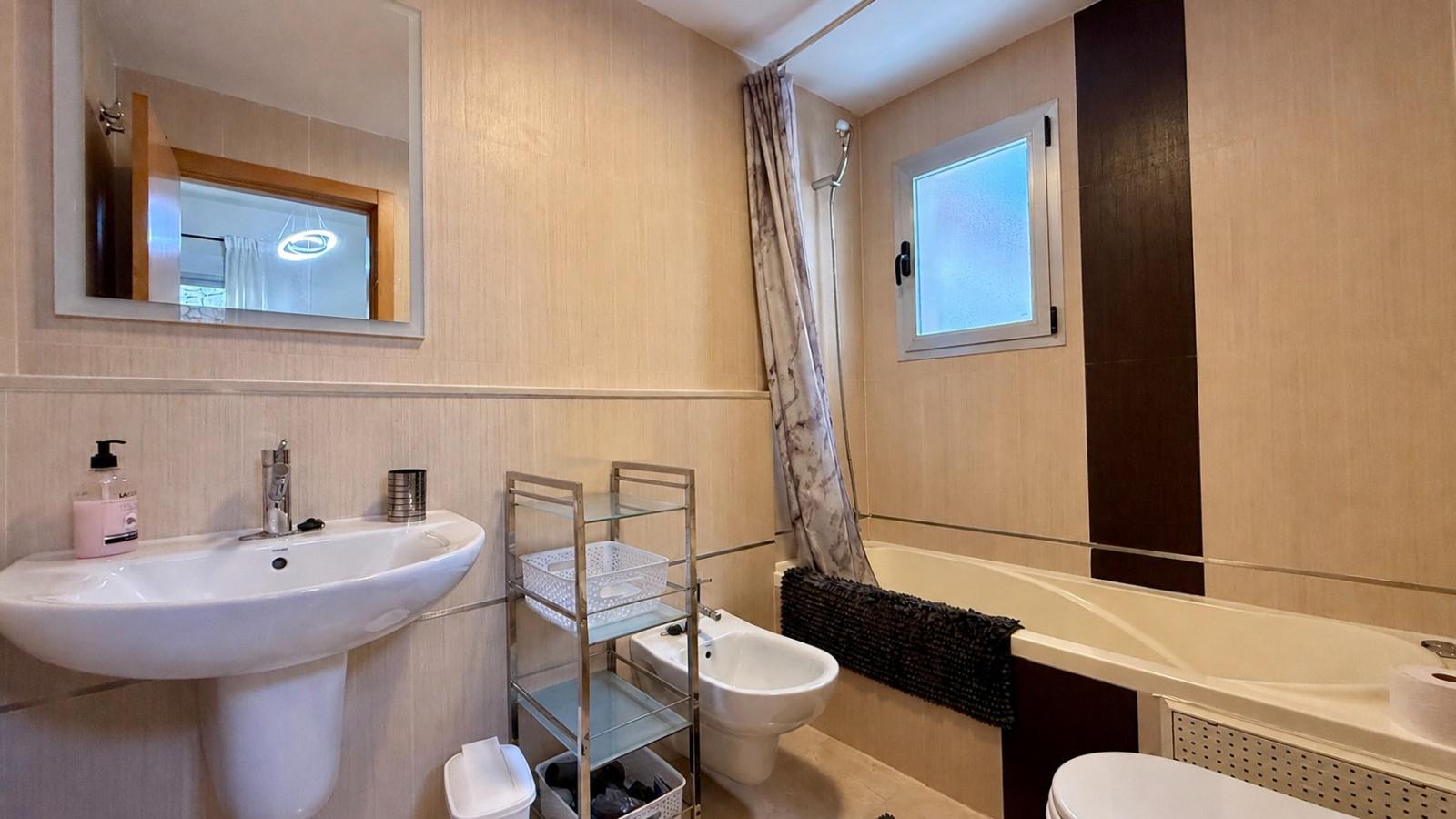 WD-953714 - Beautiful apartment with stunning views, parking space  shared amenities