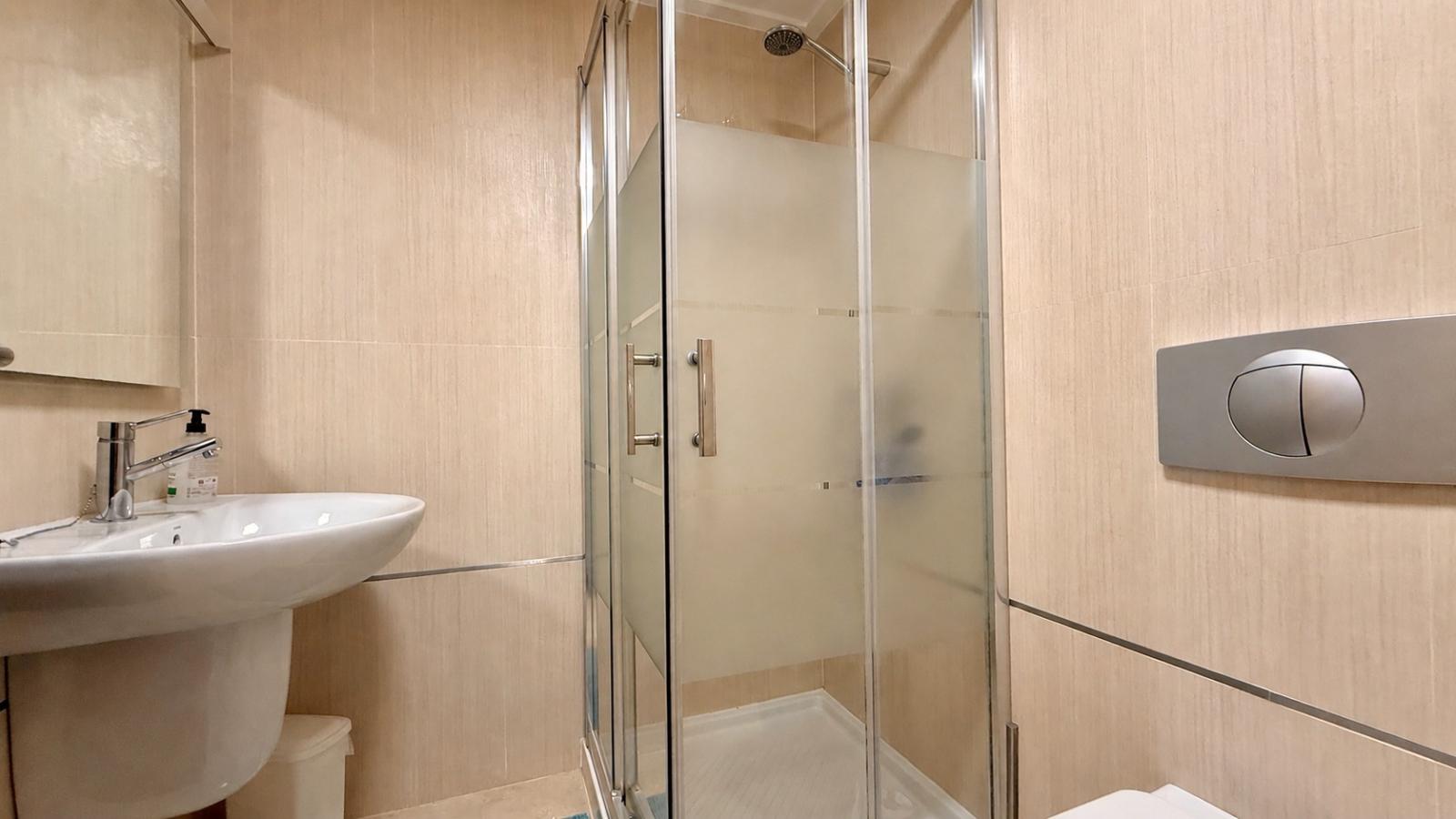 WD-953714 - Beautiful apartment with stunning views, parking space  shared amenities