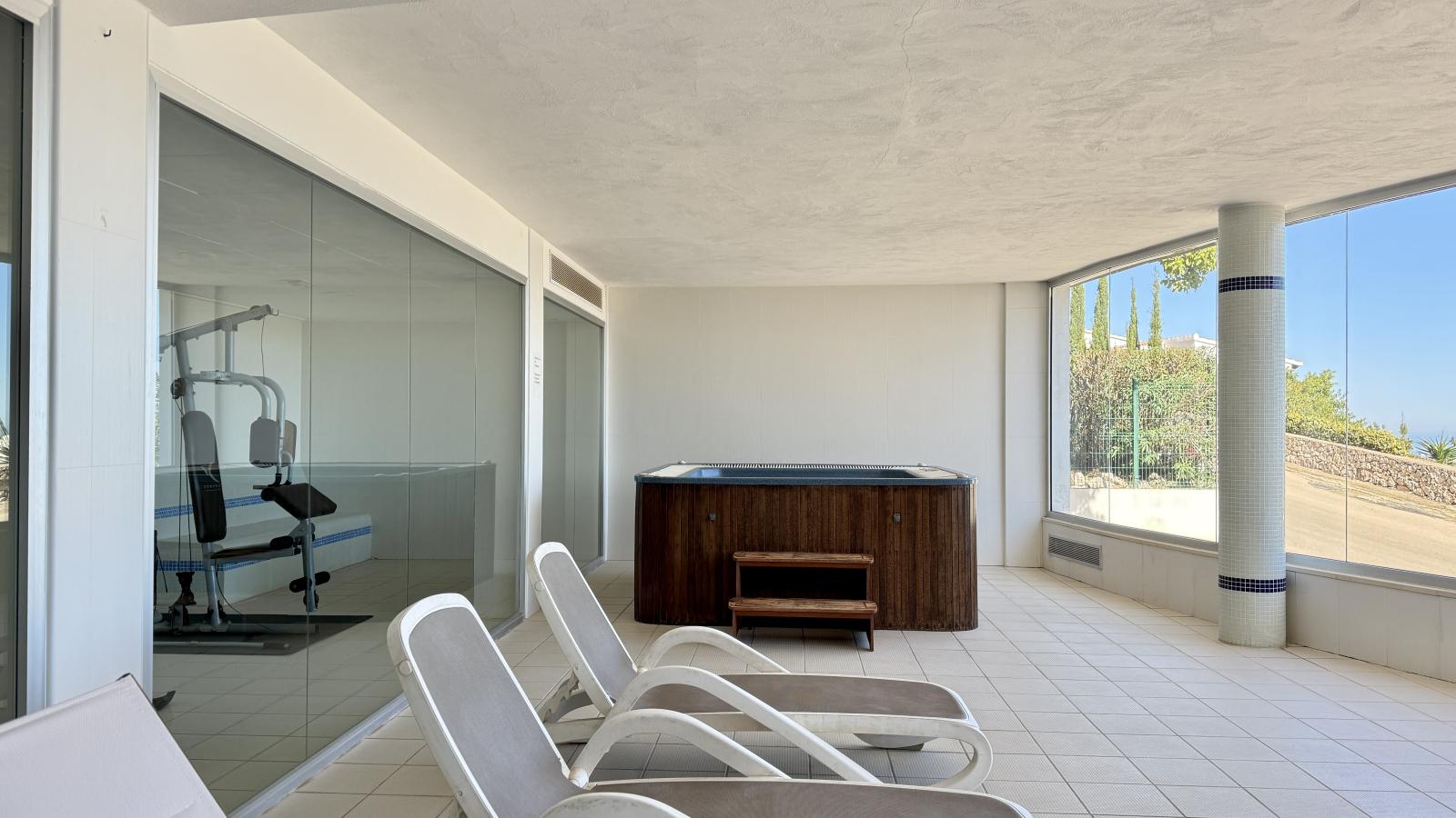 WD-953714 - Beautiful apartment with stunning views, parking space  shared amenities