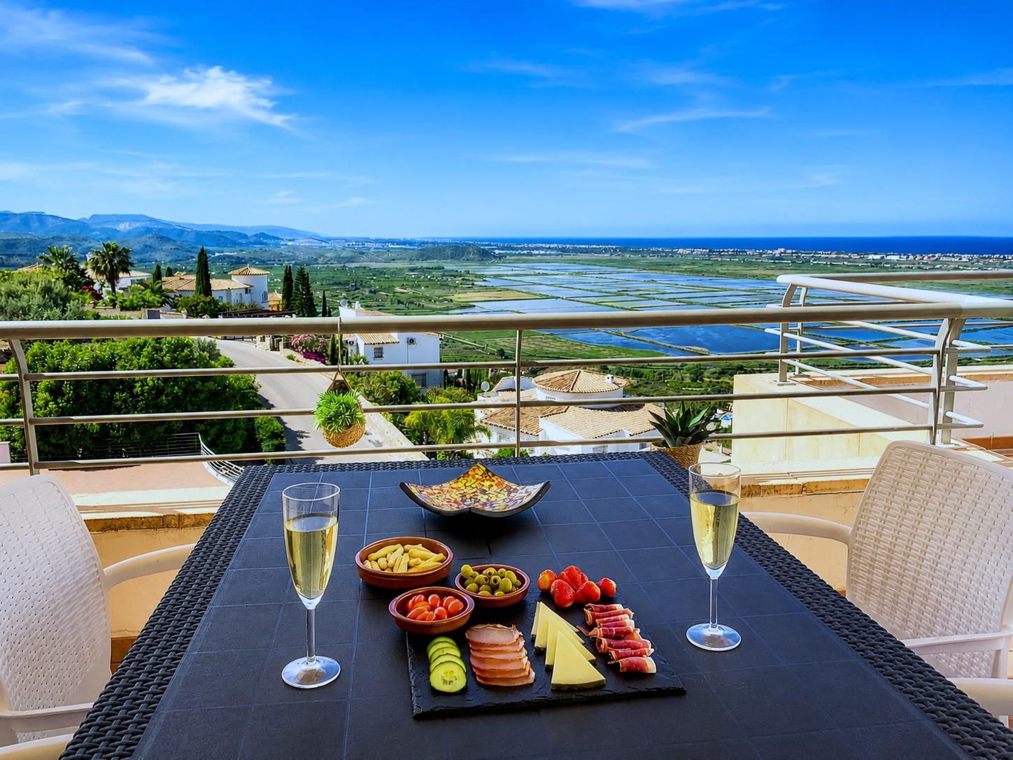WD-953714 - Beautiful apartment with stunning views, parking space  shared amenities