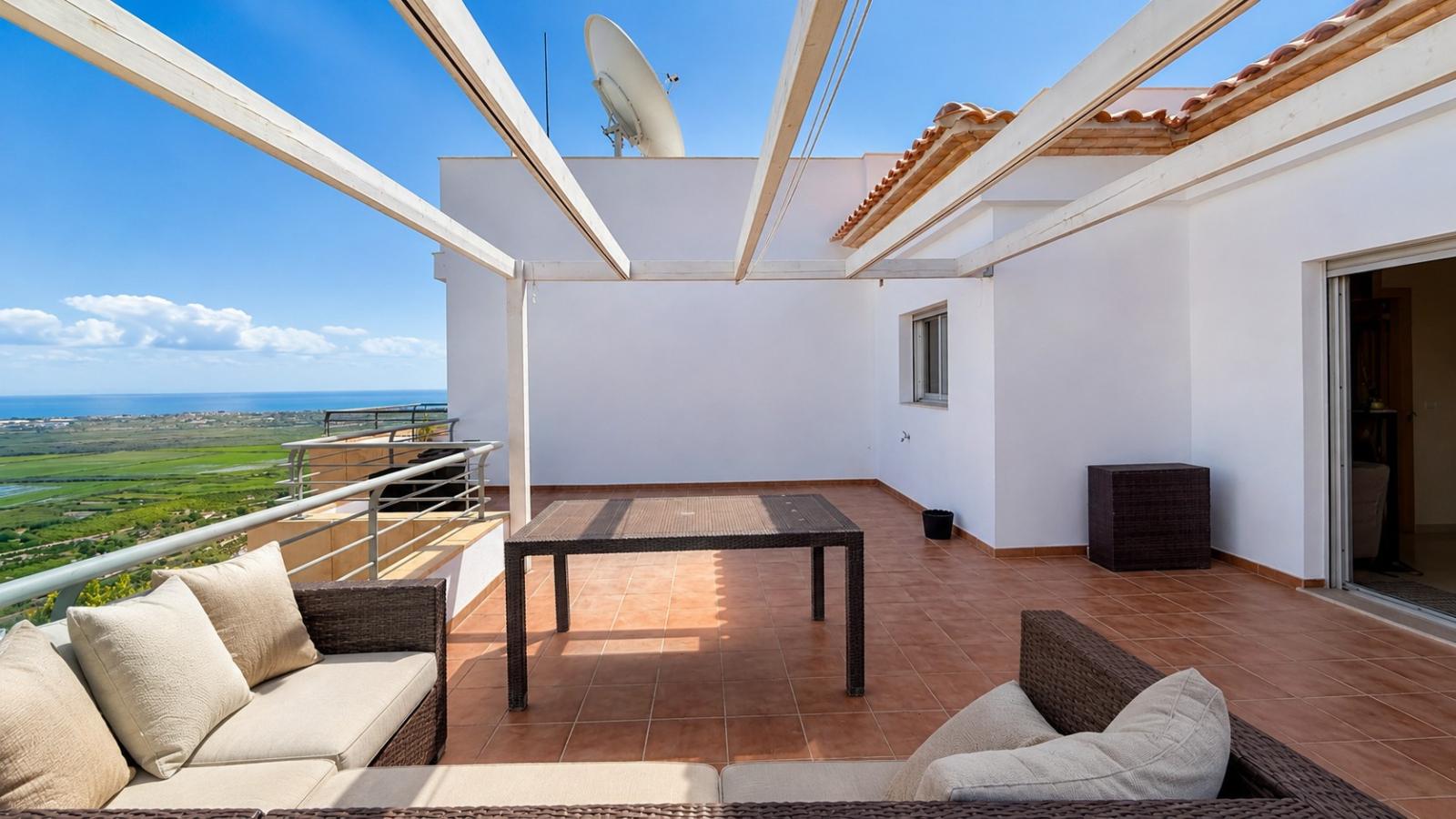 WD-953714 - Beautiful apartment with stunning views, parking space  shared amenities