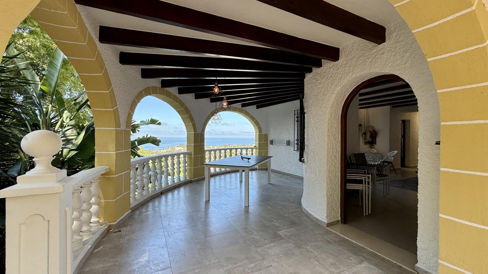 Villa exclusiva con vistas al mar, piscina infinity y espectacular zona exterior