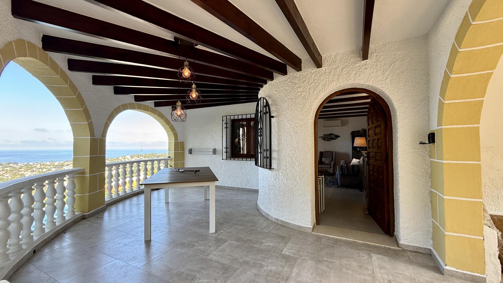 Villa exclusiva con vistas al mar, piscina infinity y espectacular zona exterior