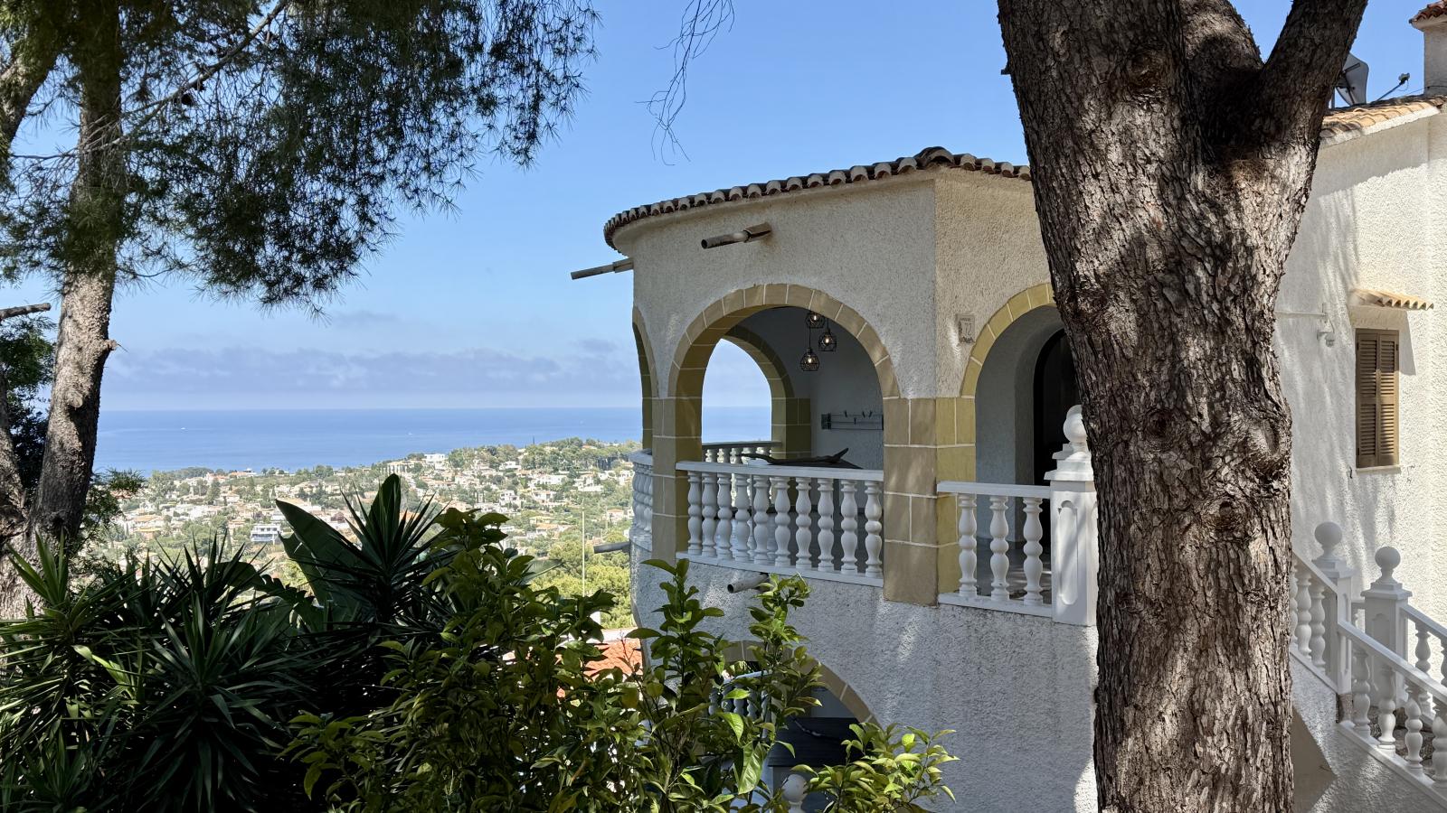Villa exclusiva con vistas al mar, piscina infinity y espectacular zona exterior
