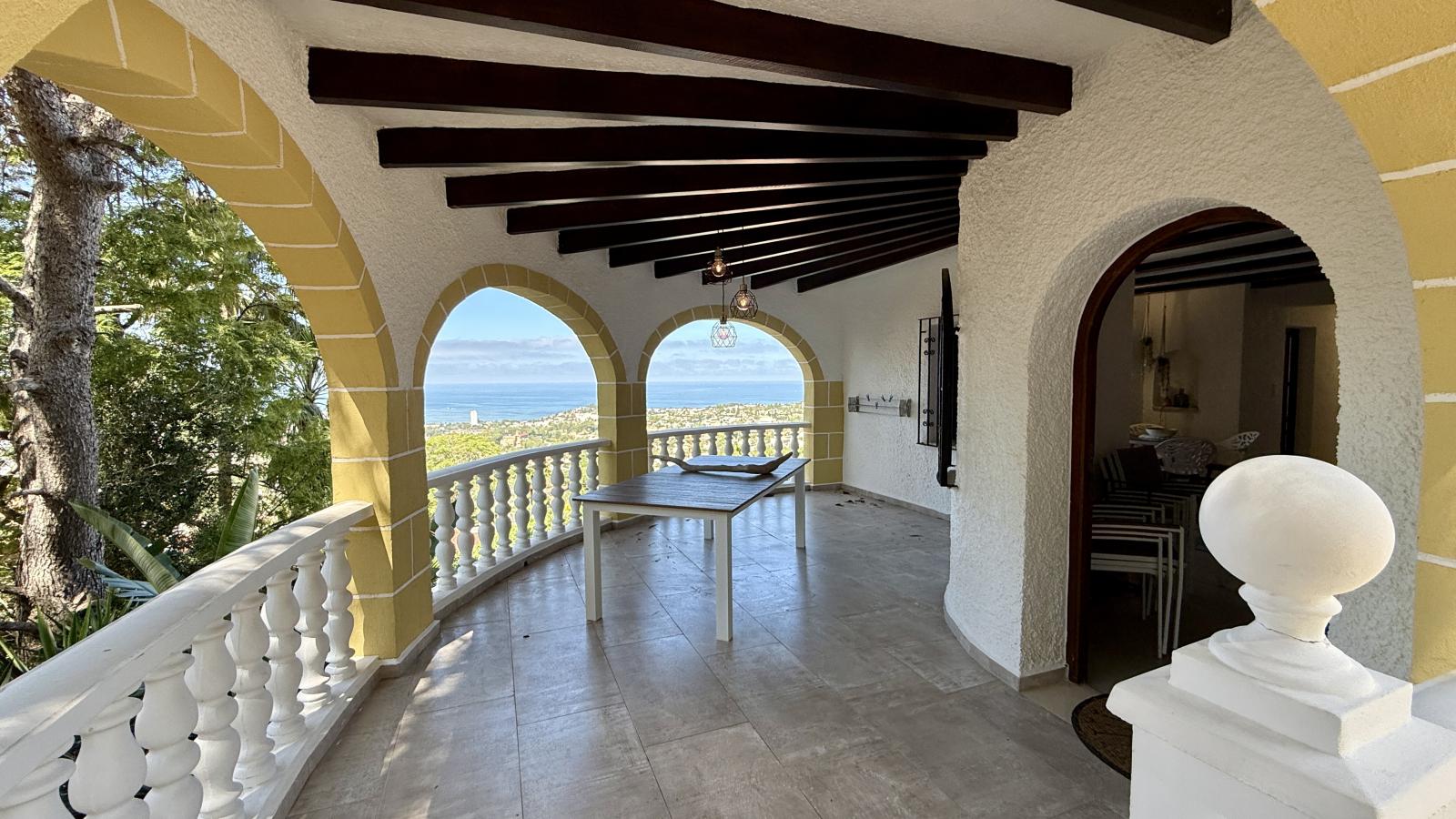 Villa exclusiva con vistas al mar, piscina infinity y espectacular zona exterior
