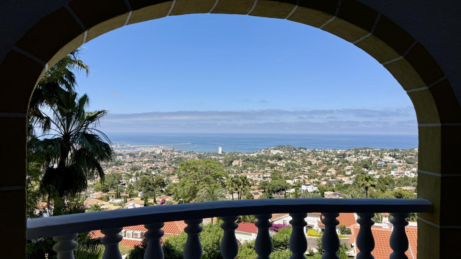 Villa exclusiva con vistas al mar, piscina infinity y espectacular zona exterior