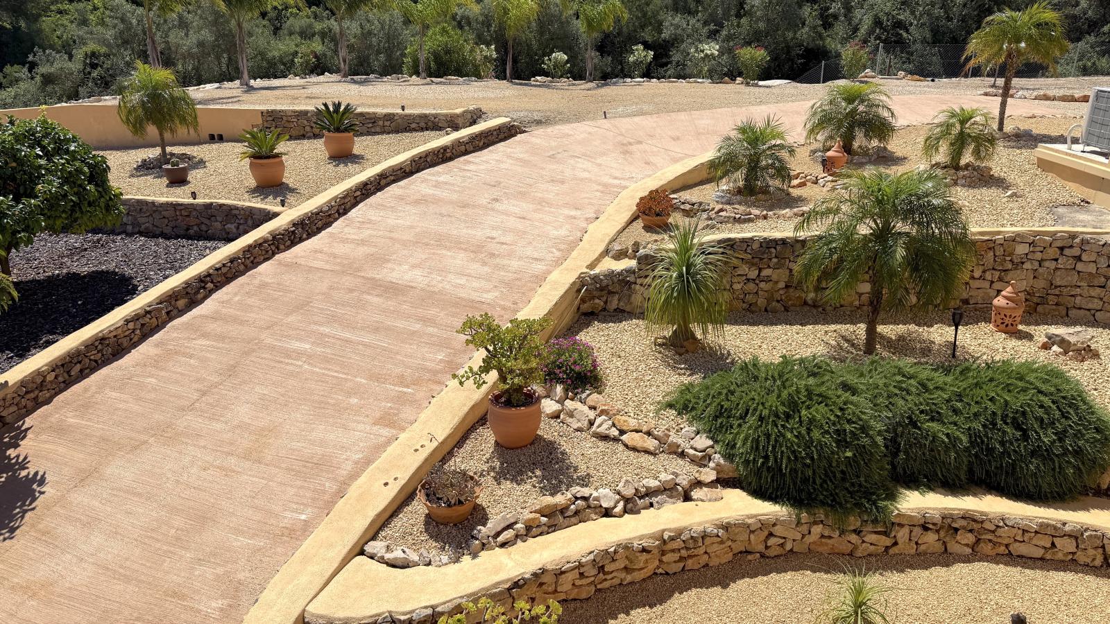 Un oasis de paz. Una propiedad de ensueño con un amplio terreno y total privacidad cerca de Denia, Oliva y Jávea.