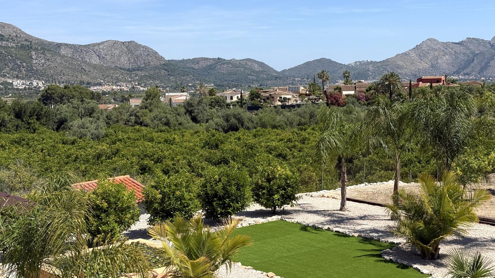 Un oasis de paz. Una propiedad de ensueño con un amplio terreno y total privacidad cerca de Denia, Oliva y Jávea.