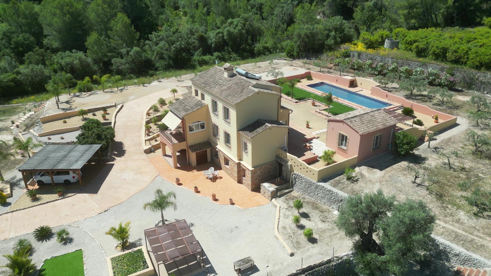 Un oasis de paz. Una propiedad de ensueño con un amplio terreno y total privacidad cerca de Denia, Oliva y Jávea.