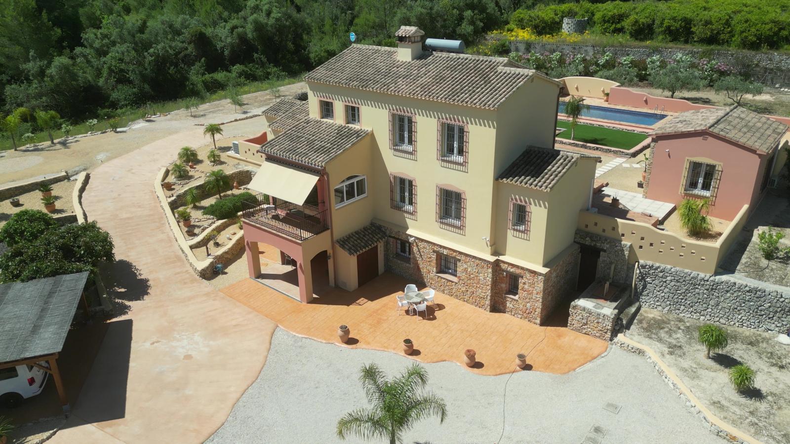 Un oasis de paz. Una propiedad de ensueño con un amplio terreno y total privacidad cerca de Denia, Oliva y Jávea.