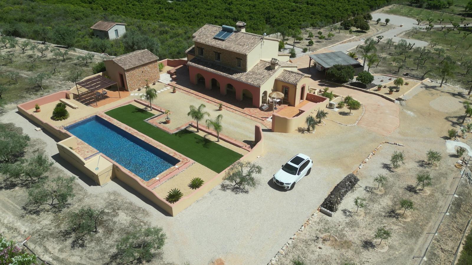 Un oasis de paz. Una propiedad de ensueño con un amplio terreno y total privacidad cerca de Denia, Oliva y Jávea.