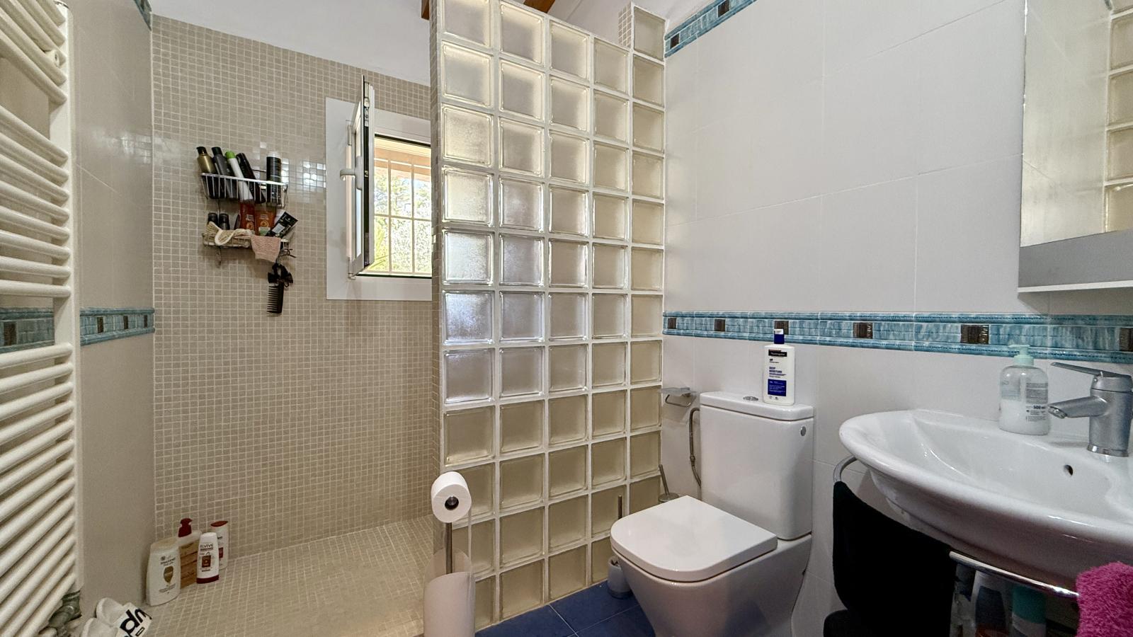 Exclusiva Villa con Piscina y Acabados de Alta Calidad en Monte Pego