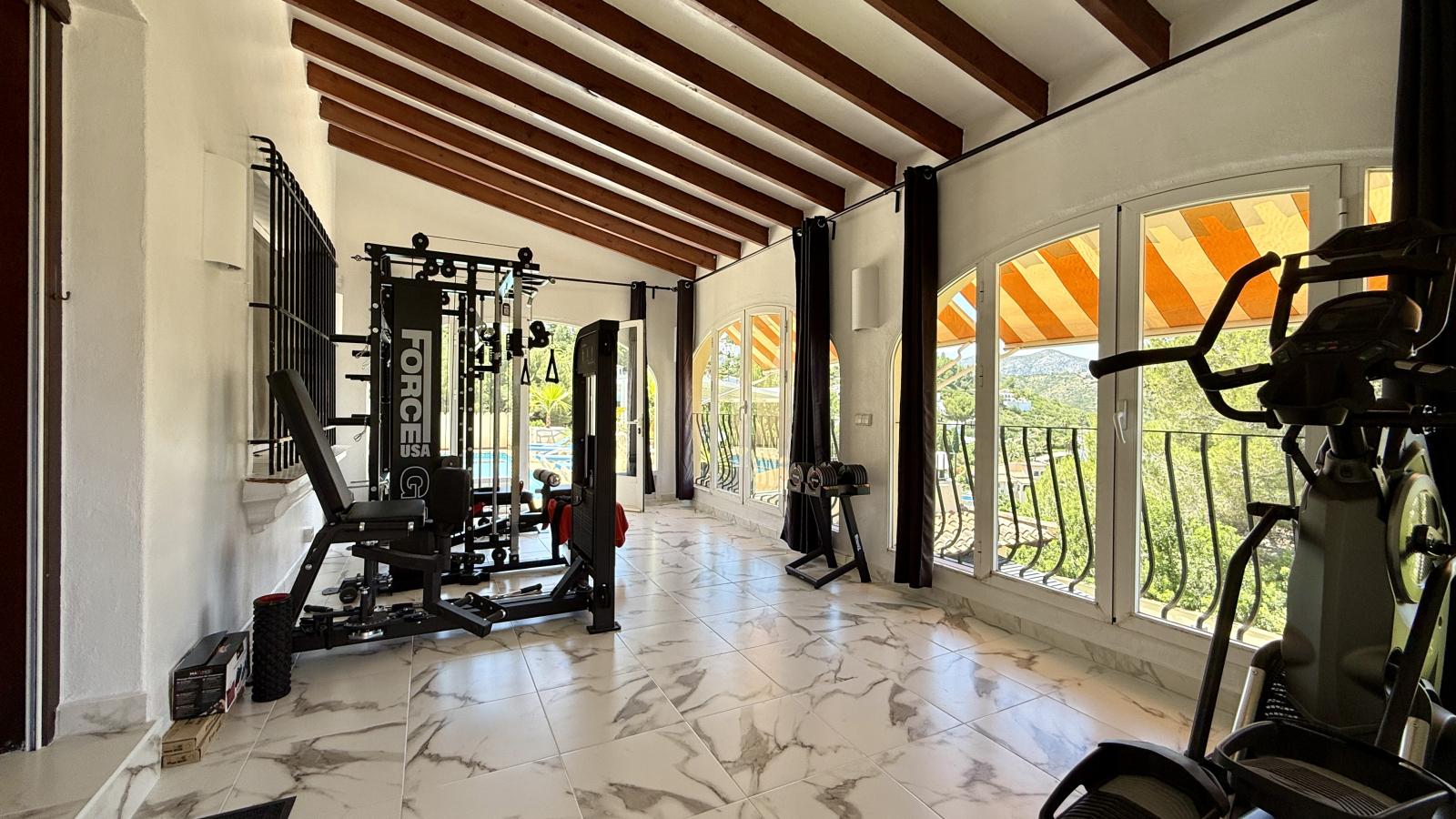 Exclusiva Villa con Piscina y Acabados de Alta Calidad en Monte Pego