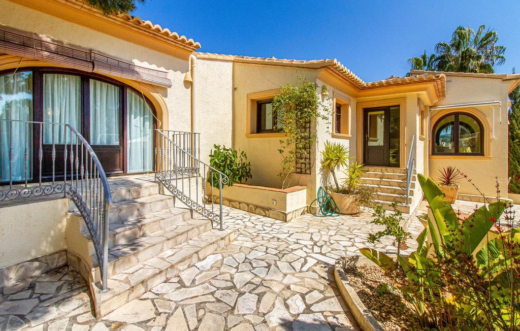 Freistehende, mediterrane Villa in bester Lage von Moraira mit Meerblick
