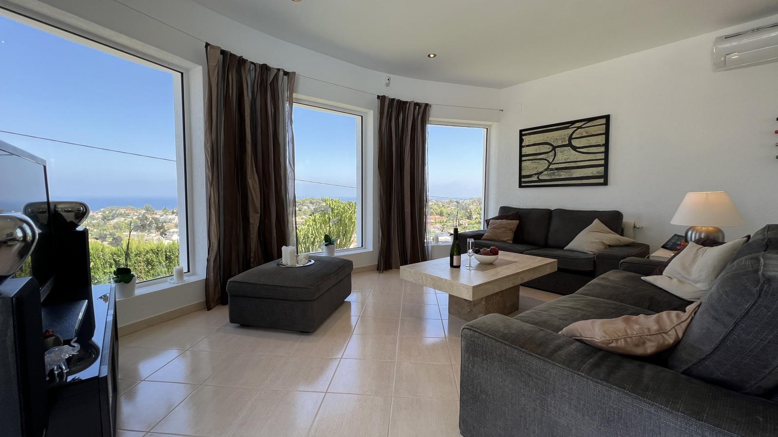 Very beautiful unique double villa with view over the harbor and the sea
