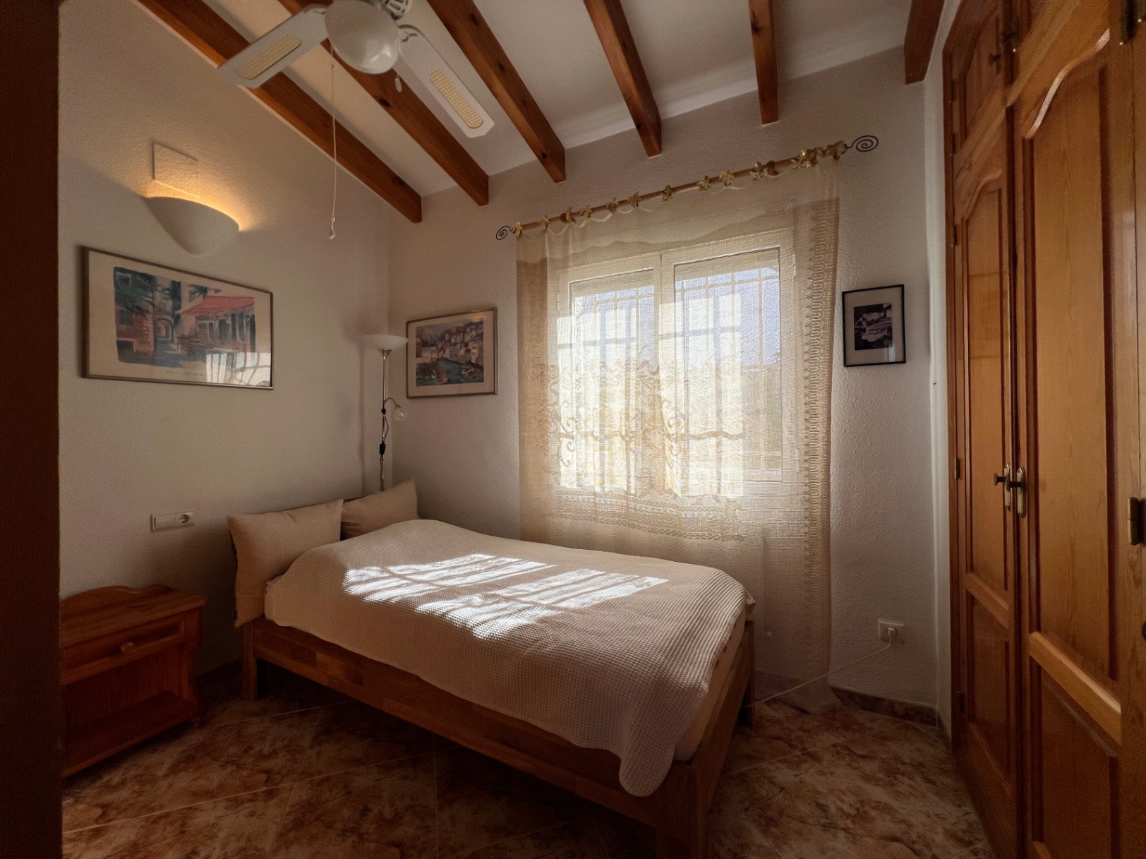 Makellose Villa mit freiem Meer-und Bergblick und separatem Apartment mit grosser Terrasse auf dem Monte Pego